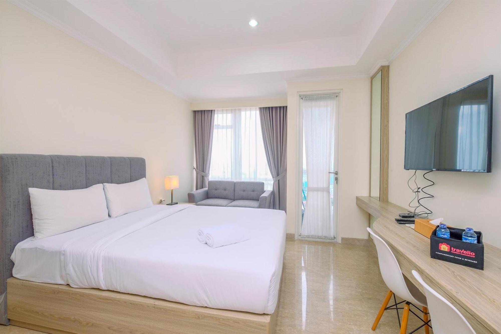 Apartment And Cozy At Menteng Park By Travelio
